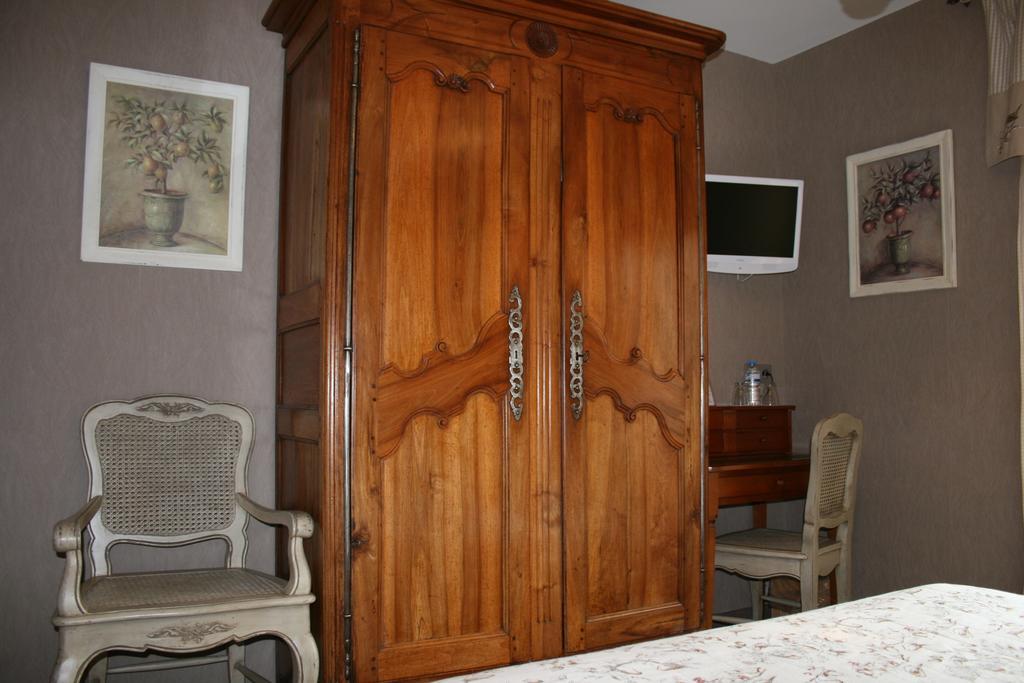 Chambres D'Hotes Le Petit Nailly Magny-les-Hameaux Room photo